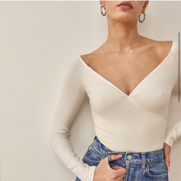 Reformation faux wrap knit top off the shoulder white long sleeve size small - Picture 5 of 7